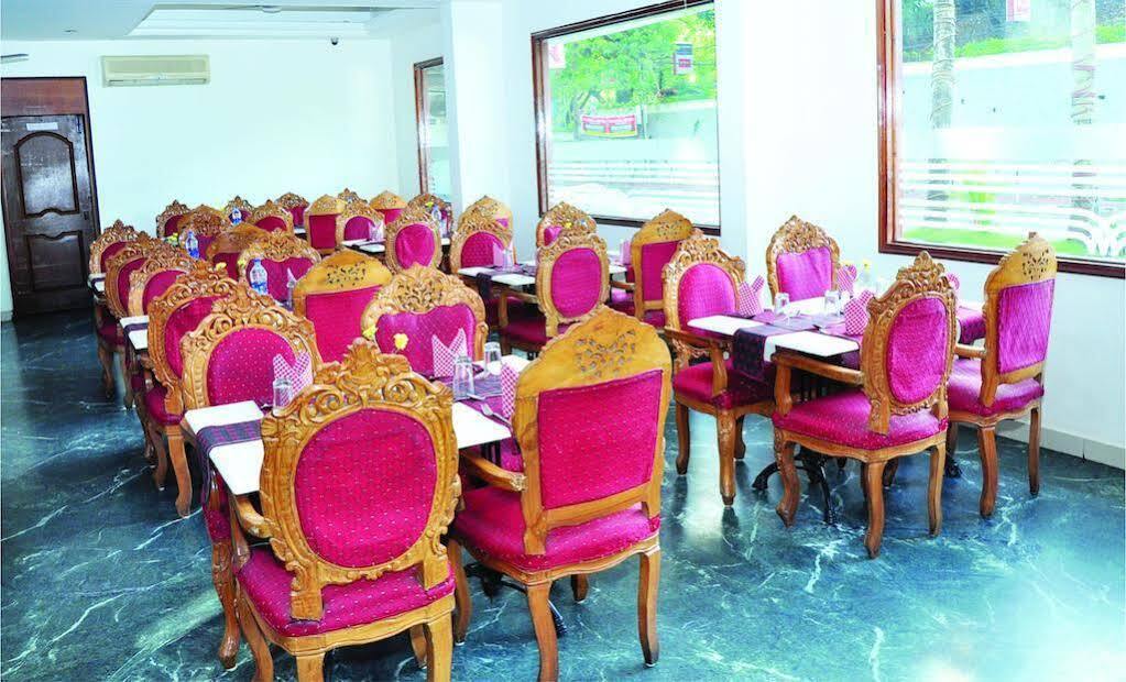 Treebo Trend Hotel Indrapuri Thiruvananthapuram Extérieur photo